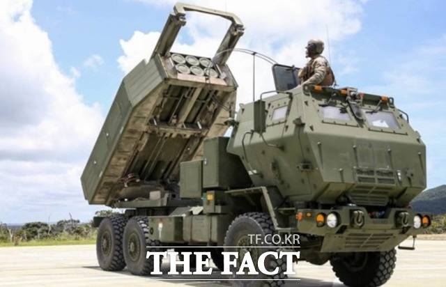 미 육군이 운용하고 있고 폴란드가 도입하기를 희망하는 하이마스(고속기동포병로켓체계)의 늠름한 자태. /우크라이나월드 트위터