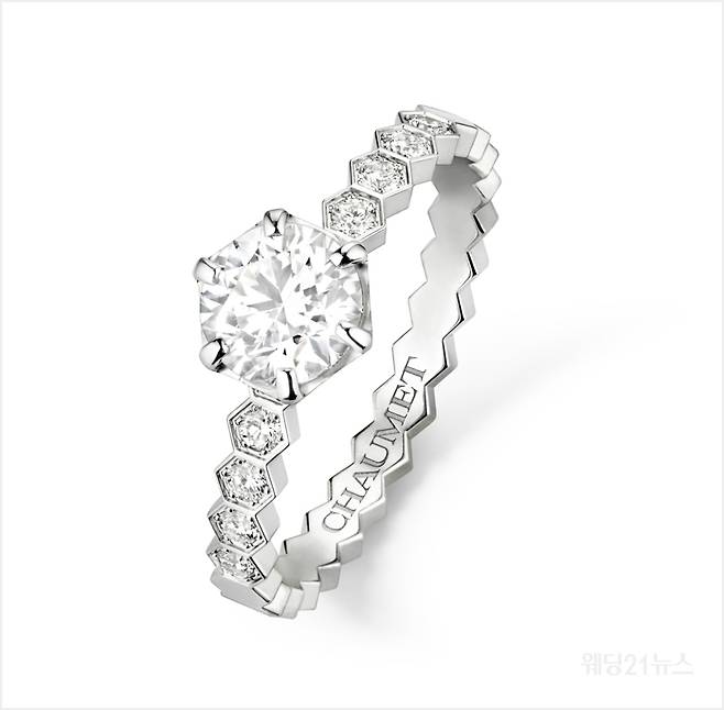 사진 : 쇼메(Chaumet) 비 마이 러브 웨딩 밴드 가격 별도 문의 ⓒChaumet