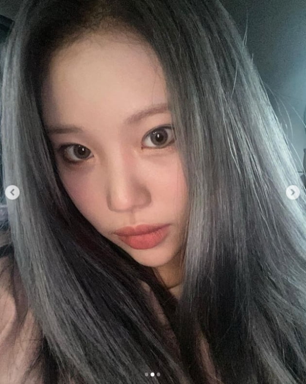 Group Momoland member JooE has reported on the latest.JooE posted a picture on his instagram on the 13th with an article entitled The gun of the self-contained party.In the open photo, JooE is taking a self-portrait with a dotted look.Meanwhile, JooE is currently appearing on the JTBC entertainment second world.Photo: Momoland JooE SNS