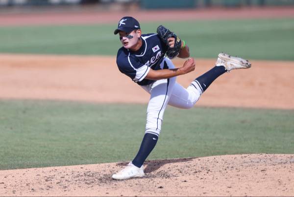 15일 2023 KBO 신인 드래프트에서 전체 1순위로 한화 이글스의 유니폼을 입은 서울고 김서현이 지난 12일 미국 플로리다에서 열린 제30회 U-18 야구 월드컵(세계청소년야구선수권대회) 브라질전에서 역투하고 있다. 연합뉴스