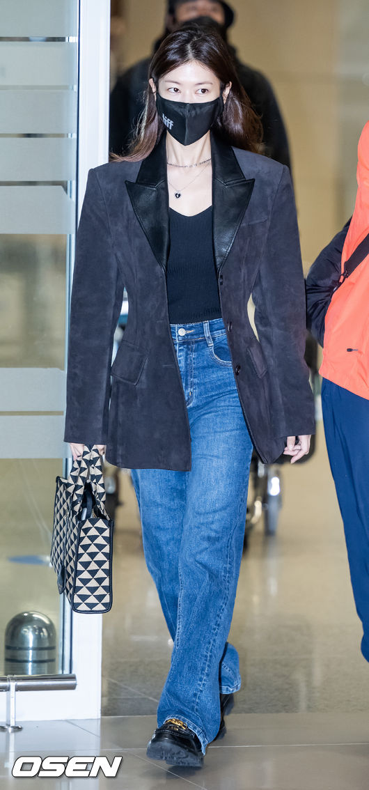 Actor Jung So-min arrived in Toronto, Canada after finishing the 47th Toronto International Film Festival schedule through Incheon International Airport Terminal 2 in Unseo-dong, Jung-gu, Incheon on the afternoon of September 18th.Jung So-min is returning home through the arrival hall. 2022.09.18