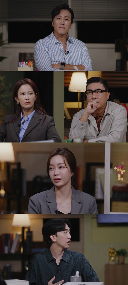 Hani (Ahn Hee-yeon) from the girl group EXID and Yang Jae-woong, a public-devoted psychiatrist, reveal their thoughts on marriage in The War of the Roses.The War of the Roses, an MBC Everlon entertainment program broadcast today (19th), introduces the absurd surrogate posing story that has flipped the world in a modern society where many surrogate jobs are pouring.Announcer Park Ji-min, who is in charge of the presenter, asks Yang Jae-woong, a mental health specialist, before introducing a full-scale story.When asked, What would you choose if you had to Choice only one of Medical and marriage at the moment of desperation? Yang Jae-woong takes the marriage without hesitation.Soon after, the story of a man who had to actually Choice only one of work and love is revealed.The man eventually expressed surprise that the actors can not even think about the groom or can not be a deputy in the fact that he had a job Choices and a surrogate groom in his marriage ceremony.But the proxy groom is just the beginning. Park Ji-min says, Note women with Fathers Affair Husband.I will give you a substitute for 30,000 won. We introduce a fresh advertisement that made the Fathers Affair couple thrilled.Park Ji-min added, A man has demonstrated his own know-how and has carried out the agency business of this. He hopes that the know-how will be.Lee Sang-min said, The more you listen, the more you listen.It is said that he is known to be angry enough to say, Why is this? It is said that he is curious.MBC Everlon.