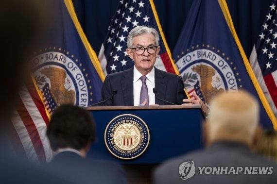제롬 파월 미국 연방준비제도(Fed·연준) 의장이 21일(현지시간) 연방공개시장위원회(FOMC) 정례회의에서 기준금리 0.75%p 인상을 결정한 뒤 기자회견을 하고 있다. 파월 의장은 "물가상승률이 (연준 목표치인) 2%를 향해 내려가고 있다고 매우 확신하기 전에는 금리 인하를 고려하지 않을 것"이라고 말했다. /사진=연합뉴스