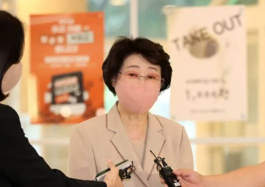 Former United Future Party (current People Power Party) lawmaker Kim Seung-hee, who failed to enter office after being nominated for minister of health and welfare following allegations of her violation of the Political Funds Act. Kim Chang-gil