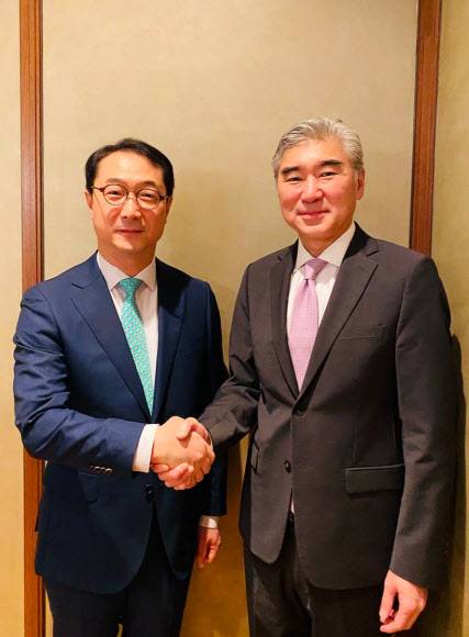 김건 외교부 한반도평화교섭본부장이 22일 한국을 방문 중인 성 김 미국 대북특별대표와 조찬 협의를 했다고 외교부가 밝혔다.(사진=연합뉴스)