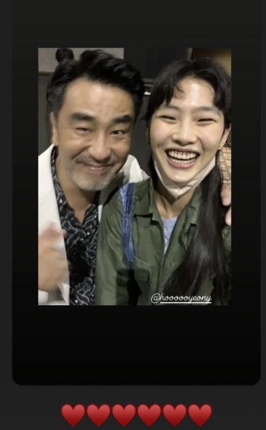 Yi Dong-hwi and HoYeon Jung attended the VIP premiere of the movie Life Is Beautiful on the 26th.Yi Dong-hwi showed off his photos on his SNS at the premiere of the movie and boasted his relationship with extreme job Ryu Seung-ryong.On the 27th, Actor Ryu Seung-ryong posted a picture taken with HoYeon Jung.He posted a certification shot with HoYeon Jung who attended the VIP premiere of Life Is Beautiful.HoYeon Jung also took this photo and cheered with a heart mark.As such, Yi Dong-hwi HoYeon Jung is attending the VIP premiere of Life Is Beautiful side by side.HoYeon Jung said in an interview with Wa, My brother says when I am abroad, I come back safely and come back healthy.I do not care if I can not do anything else, so I just want to come back safely.Everyone is expecting something from me, so I only care that I have to get something done and do something, but my brother tells me to be healthy. HoYeon Jung also appeared on Uquiz on the Block and continues to have a cool and dignified love affair by referring to Yi Dong-hwi.Yi Dong-hwi also cheered on HoYeon Jung, who won the Best Actress Award at the US Actors Union Awards, posting a gold medal on his girlfriends neck.Meanwhile, Yi Dong-hwi and HoYeon Jung were revealed in January 2016, and Yi Dong-hwi is known to have been dating before appearing in Reply 1998.The two are nine years old.