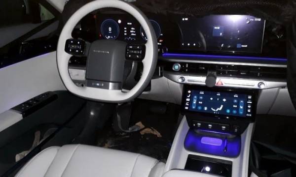 7세대 그랜저 실내 유출(사진출처=오토스파이넷)