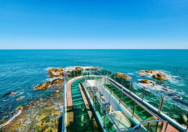 소돌해변 근처 작은 전망대, 스카이워크도 있어 갖출 건 다 갖췄다