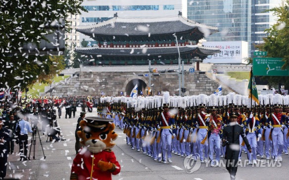 건군 65주년 국군의 날인 2013년 10월1일 국군 장병들이 서울시청 일대에서 시가행진을 하고 있다.(사진=연합뉴스)