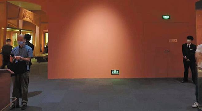 중국 국가박물관이 한·중·일 청동기 유물 전시장에서 국립중앙박물관이 제공한 연표 중 고구려와 발해를 의도적으로 빼고 게시했다가 한국 측 항의를 받고 연표를 철거한 지난 16일 박물관의 모습. /연합뉴스