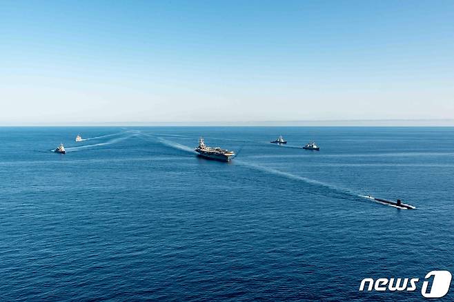 한미일 대잠전 훈련 참가전력들이 9월 30일 동해 공해상에서 기동훈련을 하고 있다. (해군 제공) 2022.9.30/뉴스1