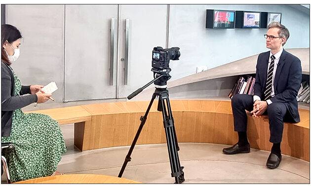 <하네스 모슬러 교수와 SDF팀의 인터뷰>