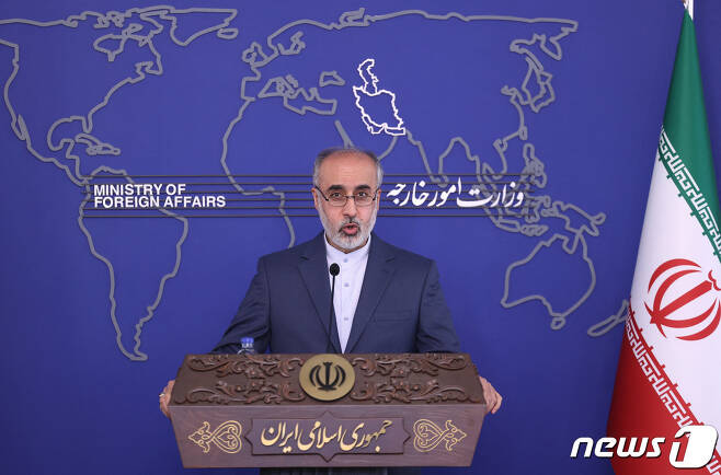 나세르 카나니 이란 외무부 대변인이 3일 테헤란에서 정례브리핑을 하고 있다. 2022. 10. 3. ⓒ AFP=뉴스1 ⓒ News1 최서윤 기자