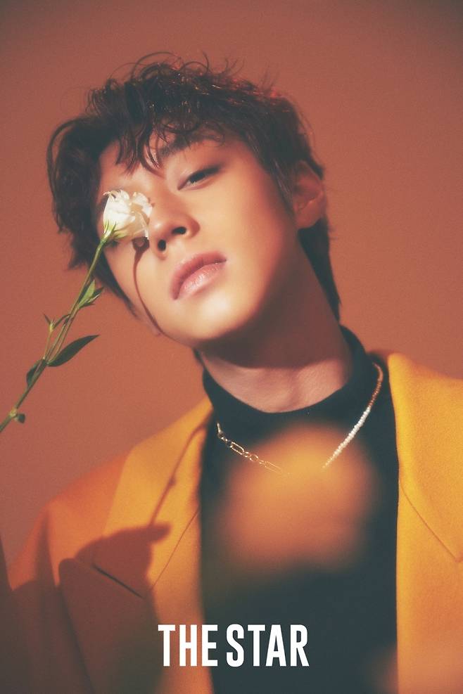 Seoul) = Singer and Actor Park Jihoon showed the aspect of a pictorial artisan.Park Jihoon participated in the October issue of Fashion Magazine The Star on the 4th, and released an autumn picture full of romantic charm.Park Jihoon in the picture caught the eye with autumn styling and calm and romantic mood that fit the theme of In the Fall (IN THE FALL).He also added excellent facial expressions and eyes, revealing the aspect of the artist.Through the interview, he told the story of his sixth mini album Die Anser (THE ANSWER), which is about to be released on the 12th.Park Jihoon said, I have been abroad for music video shooting and dyed my hair in red color. I will be able to meet a little enthusiastic and intense in the music video.Also, please focus on emotional acting. Park Jihoon, who recalled his debut moment ahead of his comeback, said, If you think about that moment, it was a turning point in your life, and I do not forget the gratitude of that time.He also expressed his special heartfelt feelings about May (Fandum name) as my own fan who is all of my life and wants to go together for the rest of my life. I always feel excited before I go up to the stage.I feel the feelings of the fans waiting for me, so it is always new.  I feel really good and strong when I go up to the stage and listen to the shouts of the fans. 