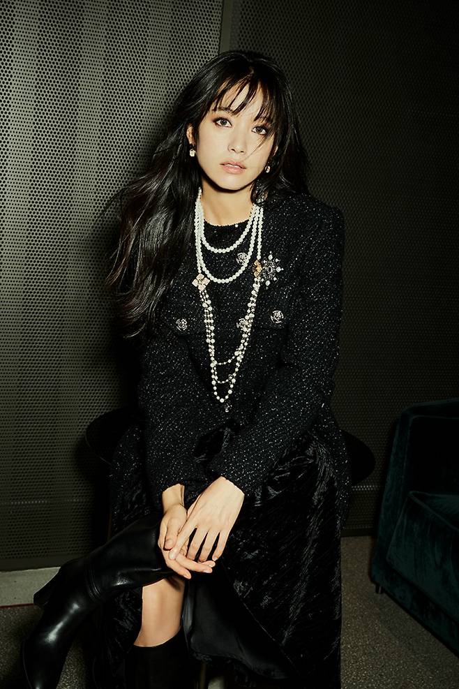 사진 : 여성 캐릭터 브랜드 모조에스핀(MOJO.S.PHINE), 뮤즈 한효주와 함께한 2022 윈터 캠페인 화보 ⓒMOJO.S.PHINE