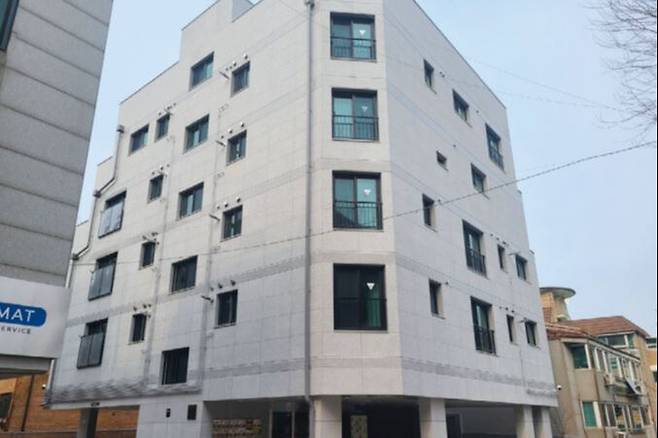 지난해 한국토지주택공사(LH)가 공급한 서울 서초구 청년 매입임대주택의 전경. LH 제공