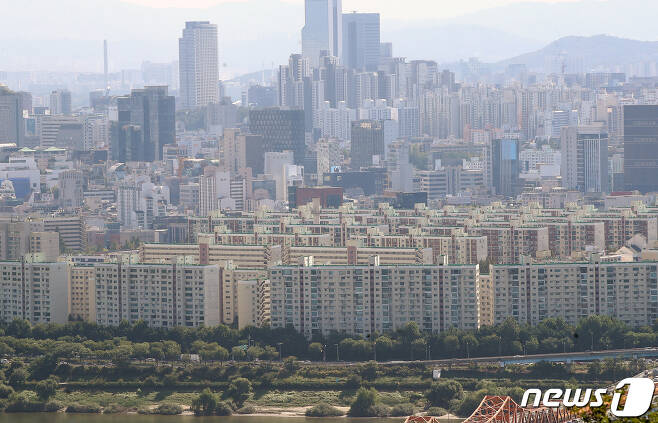 서울 강남구 압구정 한강변 아파트 모습. (자료사진) 2022.9.27/뉴스1 ⓒ News1 임세영 기자