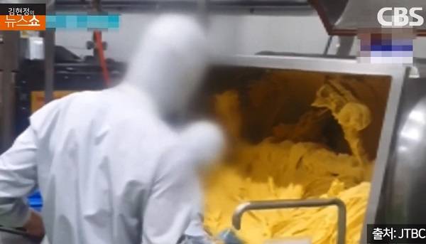 직원 사망 사고 바로 다음 날 작업을 강행한 SPC 계열사 SPL 제빵 공장. CBS노컷뉴스 보도화면 캡처