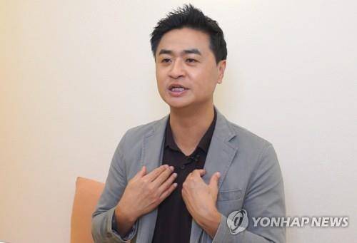 로봇 중개 플랫폼 마로솔을 운영하는 빅웨이브로보틱스 김민교 대표가 지난 13일 패스트파이브 서울 삼성 4호점 공유오피스에서 인터뷰에 응하고 있다.