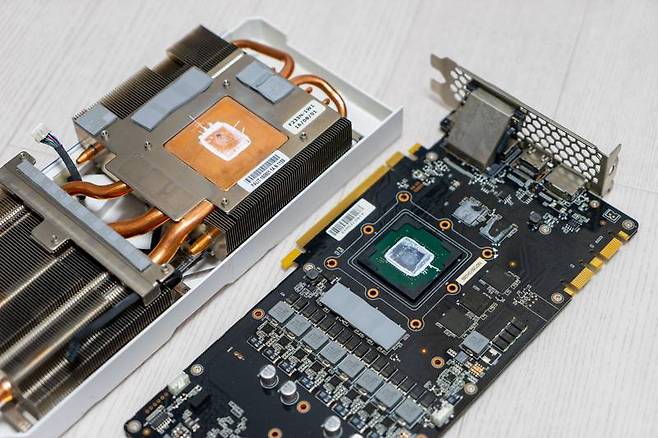 기본적으로 소모품을 교체해주어야 정상적인 온도로 사용할 수 있다. 출처=IT동아