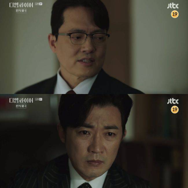  ⁇  The Empire of Law  ⁇  The truth that Kwon Ji-woo had revealed.In the JTBC Saturday-Sunday drama  ⁇ The Empire of Law (playwright Oh Ga-kyu, director Yoo Hyun-ki) aired on the 5th, Han Hye-ryul (Kim Sun-a) notified Na Geun-woo (Ahn Jae-wook) of her divorce.On this day, Na Geun-woo mentioned last night that Han Hye-ryul broke into Jusung without a search warrant and arrested executives.Moreover, if it comes out that you tried to get information from an insider, it will be a problem again until the last time you took care of it. Why did you do this without consulting? Han Hye-ryul said, Is it because we are head to head?In the meantime, Han Hye-ryul seems to have been worried that he might fall into a fireball to advise him to worry about it, but luckily it seems that the work will be finished before the fire comes to you. I heard from my mother.Hed already been reported for stalking, and he was about to file for a warrant when he caught him on animal cruelty charges, including the special Blackmail  ⁇  Cinémix Par Chloé charge.So, I told him that he was going to take on the defense of  ⁇   ⁇   ⁇ , saying that it will not end like that.Han Hye-ryul, who was surprised, asked, What are you talking about now? And Na Geun-woo replied, I am a disciple and I feel unfair. Han Hye-ryul, who is angry at this statement, is crazy. How is it wrong? Have you got a weakness?Blackmail  ⁇  Cinémix Par Chloé? I shouted. I said I was sorry, but Han Hye-ryul shut up. Do you know what Im doing to protect Kang Baek? But who are you defending? I said.I warned you not to.Nevertheless, Na Geun-woo said, I think its hard to do that. In the end, Han Hye-ryul said, Im divorced. Are you surprised by what Im saying now? Is not it too obvious?However, Na Geun-woo took on the defense of Yoon Gu-ryeong and released him. The media was loud, and everyone paid attention to Na Geun-woo.Ko Won-kyung (played by Kim Hyung-mook) visited Na Geun-woo because of Na Geun-woos unexpected move. Ko asked, Why did you defend Yoon Gu-ryeong? You worked so hard to get him released as if you were risking your life.Na Geun-woo said, Im doing my best so that Kang-baek (played by Kwon Ji-woo) wont get hurt, but Go Won-kyung said, Do best?Do best is good for Kang Baek. Thats the only thing I have in common with Hye Ryul.In addition, Goh Won-gyeong said, If you really cared about Kang Baek, you wouldnt have acted as a star lawyer and played the role of a hero. Is the approval rating of the presidential election that important? Did you want to abandon Kang Baek and take the image that he is fair and just?So Na Geun-woo replied, I am Kang Baeks father. I know what to do for Kang Baek.I do not believe you, he said. Put someone else as a criminal. Instead of Kang Baek. There is only one reason why I came all the way here. Kang Baek likes you. I see it.I do not know what he is like to pretend not to me. I care about anyone who is hurt, and I like people who are worried about me, so I told Kang Baek that you are also a father.This reminded Na Geun-woo of the day he first met Han River Bag, who said, My mom is not a strong person. My mom is sometimes lonely.But when I was with Uncle, my mom did not seem lonely, so I said Uncle is good.In addition, at the high school graduation ceremony of Han River bag, he poured out an application for adoption and expressed his sincere desire to become a legal father.On the other hand, Lee Ae-heon (Oh Hyun-kyung) invited Chung Kyung-yoon (Jung Jae-oh) to meet Han River bag.I know how Han Riverbag, who does not come out of the room, sees me in the house and in the world. You did not treat me like that, but rather confirmed my position and position because I was depressed and alienated.I had such a strong sense of your eyes, eyes, and I told you that I had done it.I want you to be happy all the time. Grandmas Boy, please do me a favor.Im nothing in this family. You think Im gonna let your mother, your Grandmas Boy, take you for a walk out of this room and eat gyeong-yun and snack?Grandmas Boy did that great thing, and Grandmas Boy appealed with tears, Can you give me a power?Han River Bag, who did not come to the familys persuasion, opened his heart to Lee Ae-heon and came out of the room. Han River Bag holds Lee Ae-heon and Grandmas Boy is a good person.Lee Ae - heon said, Thank you, I will not forget this grace for the rest of my life. Lee Ae - heon then took Snack and headed to Han River bag meeting Chung Kyung - yoon.I was shocked to see Han River bag and Jeong Kyung-woon kissing each other.On the other hand, late at night on the day of the incident, Han Moo-ryul (played by Kim Jung) informed Han Hye-ryul that Han Riverback bought The Proposal ring.Surprised by this, Han Hye-ryul ran through the room of Han River bag and found The Proposal ring. ⁇  The Empire of Law ⁇