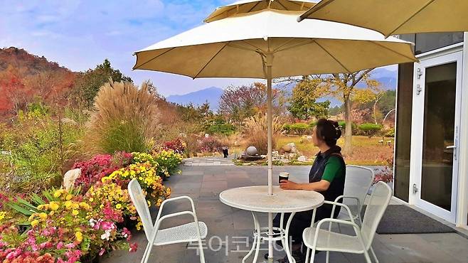 해남 문가든에서 아름다운 풍광을 즐길 수 있다.