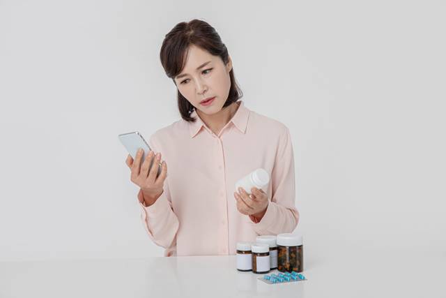 비타민 C, 라이신, 마그네슘 등은 요실금 증상 개선을 돕는다. /클립아트코리아