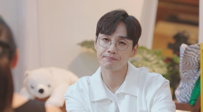 Lee Seok Hoon confessed that Tattoo was a great help to him.On November 16th, the first wave original  ⁇  The Tattoo East  ⁇  1-2 times revealed the stories of people who get Tattoo Choices, courage and hope to live a hard life.The Tattoo East is the first situational Tattoo documentary in Korea that depicts a secret but imposing K-Tattoo story.In the first episode released on the day, the story of those who chose Tattoo to erase the pain was introduced.An engineer who had half a knuckle amputated in a sudden mechanical pinching accident during work got a new Nail biting with the help of Tattoo East Doy.Doi planted a pretty Nail biting in Tattoo on his hand, which was cut off by careful work, and the two laughed and laughed.The storyteller, who visited the Tattoo shop from Gimhae, Gyeongsangnam-do, told a story that he could not tell anyone. In 1999, my father died of cancer on my birthday, and ten years later, my brother died on my birthday.I had difficulty in adolescence because there was no one to tell me how to solve difficulties and sorrows. I also had breast cancer a while ago. I had surgery last year and released a long surgery Scar on my back.The storyteller, who is also having a hard time with breast cancer, gave up her cancer for her husband who had seriously injured her head in an accident and saved her life.The storyteller said, I have to go to rehabilitation center to treat it so that it does not get worse, but because I can not fall down, I give up my cancer and give up my cancer.The storyteller said that he wanted to cover Scar, a symbol of suffering, with a beautiful Tattoo, saying that he would not want this cross, which is a mother and a wife caring for her husband, to be painful.After a long consultation and conversation with Tattoo East Yuju, the speaker decided to decorate the long Scar with flowers.My father had a Taemong, and he was walking on a cold road, and he got an idea from the storyteller who said that flowers bloomed on every branch.Tattoo East Yujus procedure bloomed a beautiful flower on the back of the storyteller. The storyteller finally confirmed his Tattoo with a mirror and burst into tears.The storyteller seemed to have made the weight lighter, so I was so grateful and sore, and I could not speak for a long time to the raging feelings.Tattoo East Yuju, who had been sympathetic to the story of the story, could not bear the tears, and the two of them shared their hearts together.A high-diving player who wants to engrave sympathy in his body, and a lecturer who wants to have friendship with his brother, got the vitality of life through the new Tattoo.I want to be proud of my parents here, and the story of Seoul National University student who always lived as a schoolboy sympathized.When I was young, my parents had to work together to get a prize. I had to go to school early and go to school the last time I went to high school.So I went to Seoul National University, the only school in the school.I had a lot of life left, but I felt like I showed everything I could show.  ⁇  Until then, if I thought that others and my mom and dad would like it, now let me do what I like and tell Tattoo Choices.Meanwhile, the story of Lee Seok Hoon surrounding Tattoo was also revealed for the first time. Lee Seok Hoon, who unveiled Tattoo with his arms decorated, said, Most of them are related to my mother and wife.It was during Days disease, and I recalled that I was out of my mind because someone I admired so much died.Lee Seok Hoon said he chose Tattoo to sell out of longing for his mother because it was the fastest place to see whenever he wanted to see it.Lee Seok Hoon is an entertainer, and it was actually a stupid idea for a ballad singer to get a tattoo on his arm. At that time, there was no standard for me to choose.I was not myself, but then Tattoo said that it was a great help.