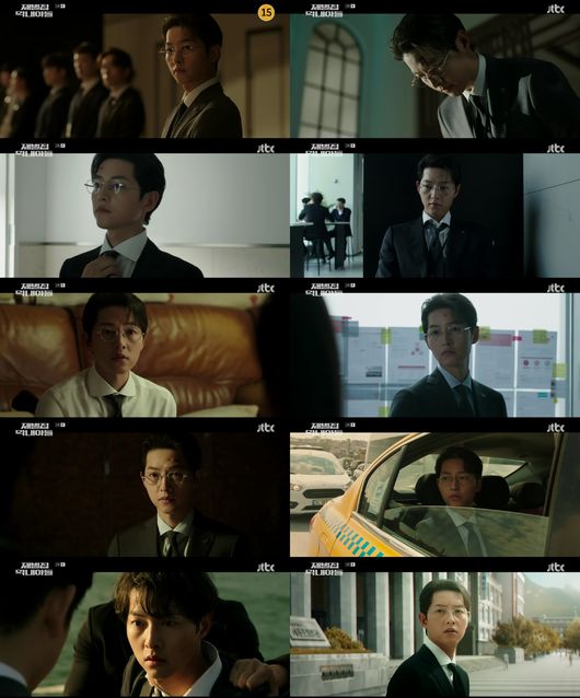Actor Song Joong-ki, it would not be too much to say that JTBC is  ⁇ Hero ⁇  because he saved JTBC Drama, which had been in the swamp of TV viewer ratings for a long time.JTBC Drama did not use spirit power for colorful casting and interesting material, but Song Joong-ki pulled it up in the swamp at once.JTBC Gilt Sunday Drama  ⁇  The Youngest Son of a Conglomerate  ⁇  (directed by Jeong Dae-yoon, playwright Kim Tae-hee, and Jang Eun-jae) was not only the first drama to be organized on the 3rd day, but also the drama that cast Song Joong-ki.And the TV viewer ratings came out as expected.On the 18th, the first episode recorded 6.1% (based on Nielsen Korea, All states paid broadcasting households). It was the first TV viewer rating of JTBC Drama this year.In addition, this record is the second highest first broadcast TV viewer ratings of the past JTBC Drama.The Youngest Son of a Conglomerate ranked second with 6.260%. It is only 0.1% P car with the World of the couple. ⁇ The The Youngest Son of a Conglomerate was 6.1 percent in the first episode, even though it didnt have a particularly stimulating point as  ⁇ The World ⁇  of  ⁇ The The Youngest Son of a Conglomerate .The Youngest Son of a Conglomerate proved to be an attractive drama that allowed viewers to watch the broadcast, especially in the second episode, which was 8.845%, and the metropolitan area was 9.8%.It is 1.5% P higher than the first time, and TV viewer ratings are expected to rise in the future.As a matter of fact, JTBC Dramas performance has been sluggish recently. This year, there were no dramas that could be said to be a topic other than  ⁇ My Liberation Diary ⁇ , although each drama casting lineup is gorgeous.My liberation diary, which had a huge topic this year and gave birth to the  ⁇   ⁇   ⁇   ⁇   ⁇  syndrome, did not exceed 6% until 14th, and the last episode recorded its own best TV viewer ratings with 6.728% (based on All states broadcasting furniture).Chengdi Empire: The Empire of the Law, which lasted 13 days, was full of adultery, homosexuality, and extramarital affairs, attracting enough viewers, but it showed 1 ~ 3% TV viewer ratings, and the last broadcast was just over 4%.In addition, the Green Mothers Club, which was featured by Lee Yo-won and Chu Ja-hyun, as well as Park Min-young and Song Kang, appeared in the  ⁇  Meteorological Agency: Snowdrop  ⁇ ,  ⁇   ⁇   ⁇   ⁇   ⁇   ⁇ ,  ⁇   ⁇   ⁇   ⁇   ⁇   ⁇   ⁇   ⁇   ⁇ ,  ⁇   ⁇   ⁇   ⁇   ⁇   ⁇   ⁇   ⁇   ⁇   ⁇ ,  ⁇   ⁇   ⁇   ⁇   ⁇   ⁇   ⁇   ⁇   ⁇   ⁇   ⁇ .Son Ye-jin and Jeon Mi-do appeared in the last thirty-nine, but the last time was 8%, but the topic was disappointing.In particular, the person who resembled you last December was a drama cast by actors Go Hyun-jung and Shin Hyun-bin, who were hot when JTBC dramas were sluggish, but the first time was the highest TV viewer ratings with 3.636% I grabbed 2% TV viewer ratings.The The Youngest Son of a Conglomerate become a staple in the TV viewer ratings drought.From the first time, the exciting genre of fantasy repercussions, especially Song Joong-ki, is attracting viewers to the TV as it leads the drama.I wonder if The The Youngest Son of a Conglomerate be resilient and will once again prove the power of JTBC Drama by catching both topic and TV viewer ratings.JTBC offers