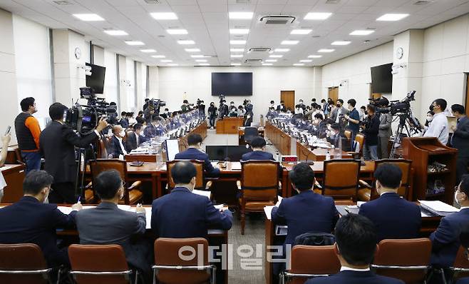 지난달 6일 오전 서울 여의도 국회에서 정무위원회가 열리고 있다. (사진=이데일리 방인권 기자)