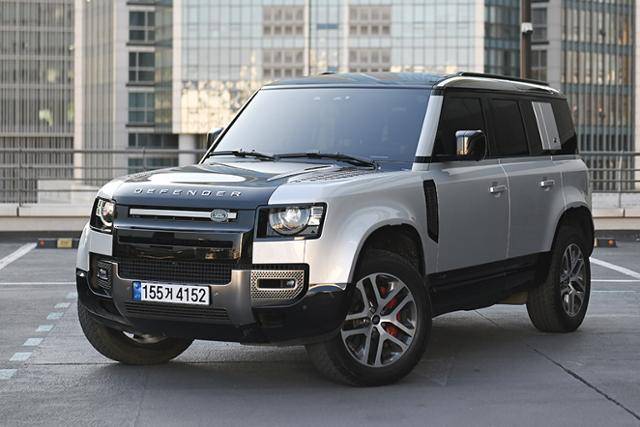 랜드로버 디펜더 P400 X