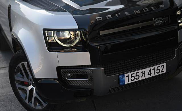 랜드로버 디펜더 P400 X