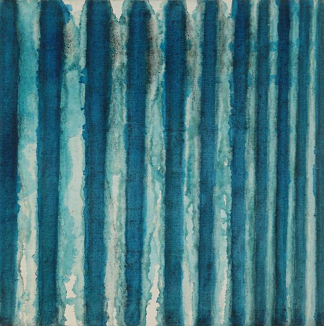윤형근 1972년작 ‘청색’(70×67.9㎝). /윤형근 에스테이트·PKM갤러리
