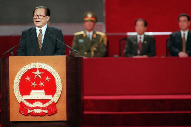 ▲1997년 6월30일 장쩌민 중국 전 국가주석이 홍콩 반환 기념식에서 연설하는 모습. 장 전 주석은 2022년 11월30일 사망했다. 향년 96세. ⓒAP=연합뉴스