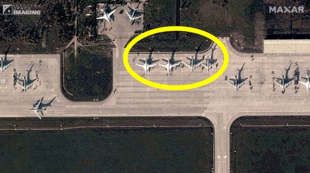 지난달 28일 러시아 사라토프주(州) 엥겔스-2 공군기지에 집결한 전투기들. 미국 맥사 테크놀로지 위성 사진