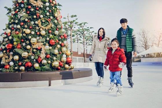 서울 남산 반얀트리 호텔의 오아시스 아이스링크도 3년 만에 재개장을 앞두고 있다. 사진 반얀트리 호텔