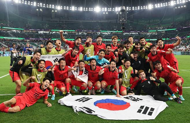 한국이 브라질과의 16강전에도 붉은 홈유니폼을 입는다./연합뉴스