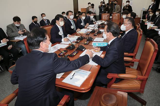 11월21일 국회에서 기획재정위원회 제1차 예산결산기금심사소위원회가 정태호 소위원장 주재로 열리고 있다.ⓒ연합뉴스