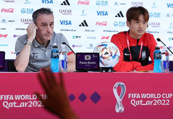 ▲ 파울루 벤투 감독과 동석한 김진수(오른쪽)가 브라질을 상대로 최선을 다하겠다고 다짐했다. ⓒ연합뉴스