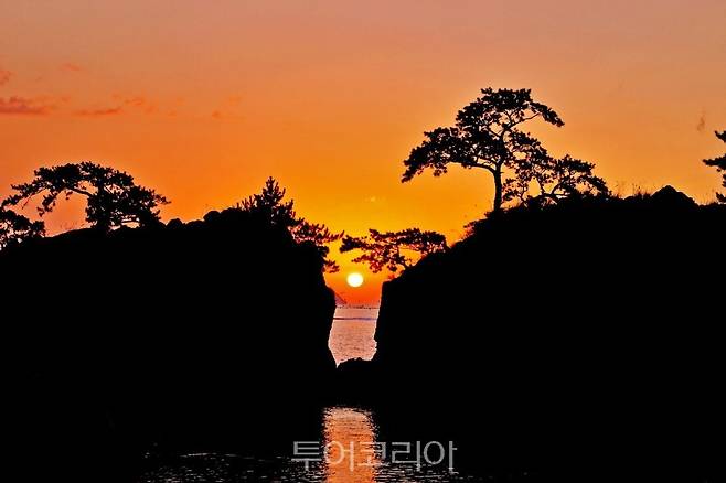 땅끝맴섬일출/사진 해남군