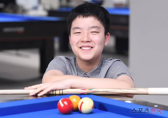 프로당구 선수 김영원이 스포츠한국과의 인터뷰에서 포즈를 취하고 있다. ⓒ이혜영 기자 lhy@hankooki.com