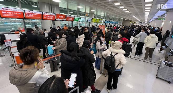 오늘(24일) 오전 제주국제공항 대합실의 모습