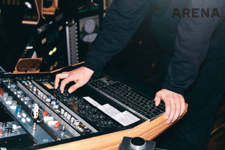 녹음과 믹스 과정에서 쓴 아웃보드 중 일부.