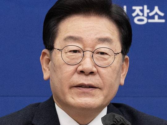 이재명 더불어민주당 대표가 6일 국회에서 열린 평화·안보대책위원회 긴급 회의에서 발언을 하고 있다. (뉴스1)