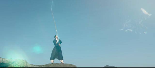 드라마 '환혼'에서 장욱(이재욱)이 수기를 써 신비의 물고기인 금등어를 낚아채는 장면. tvN 방송 캡처