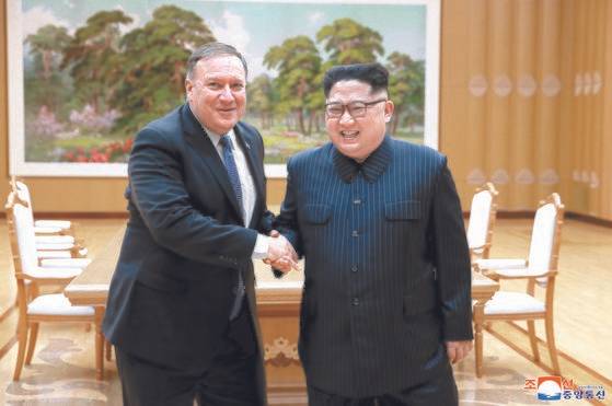 2018년 5월 10일 조선중앙통신은 북한 김정은 국무위원장이 마이크 폼페이오 미국 국무장관을 접견했다고 보도했다. 연합뉴스