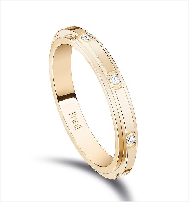 사진 : 피아제(PIAGET), 포제션 웨딩 링. 18k 핑크 골드, 8 개의 브릴리언트 컷 다이아몬드(약 0.06캐럿) 세팅. G34P3M00 ©Piaget