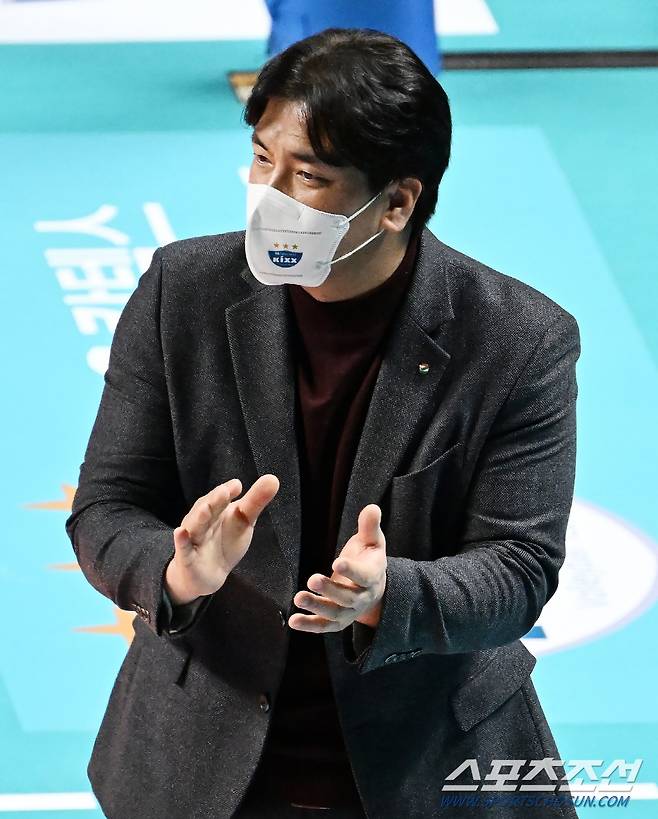27일 서울 장충체육관에서 열린 프로배구 V리그 GS 칼텍스와 도로공사 경기. GS 차상현 감독이 기뻐하고 있다. 장충체=정재근 기자 cjg@sportschosun.com/2023.1.27/