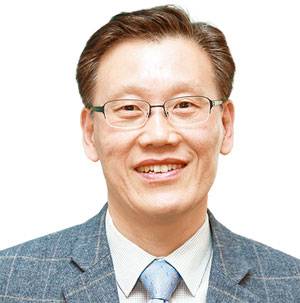 최인한시사일본연구소 소장 일본 전문 기자, 전 일본 유통과학대학 객원교수, ‘일본에 대한 새로운 생각’ 저자