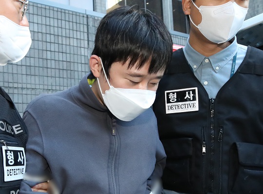 1심 재판에서 징역 40년을 선고받은 '신당역 스토킹 살인범' 전주환 (사진 출처 : 뉴스1)